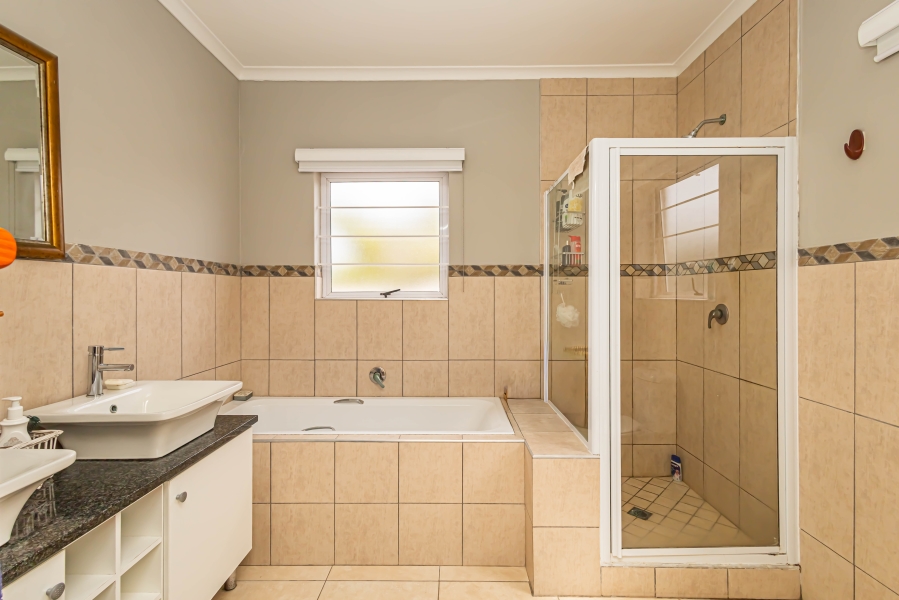 3 Bedroom Property for Sale in Country Club Western Cape